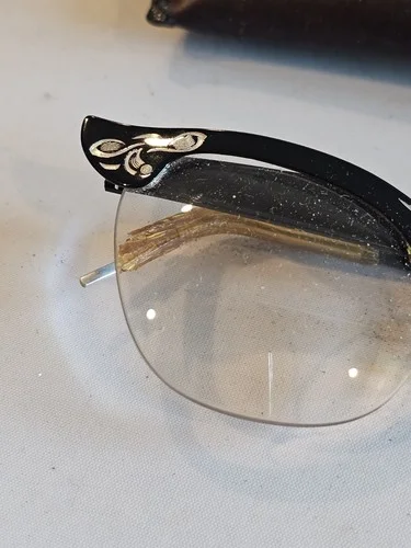 Victory Glasses Vtg 5 1/2 Aluminum Cat Eye 40 2