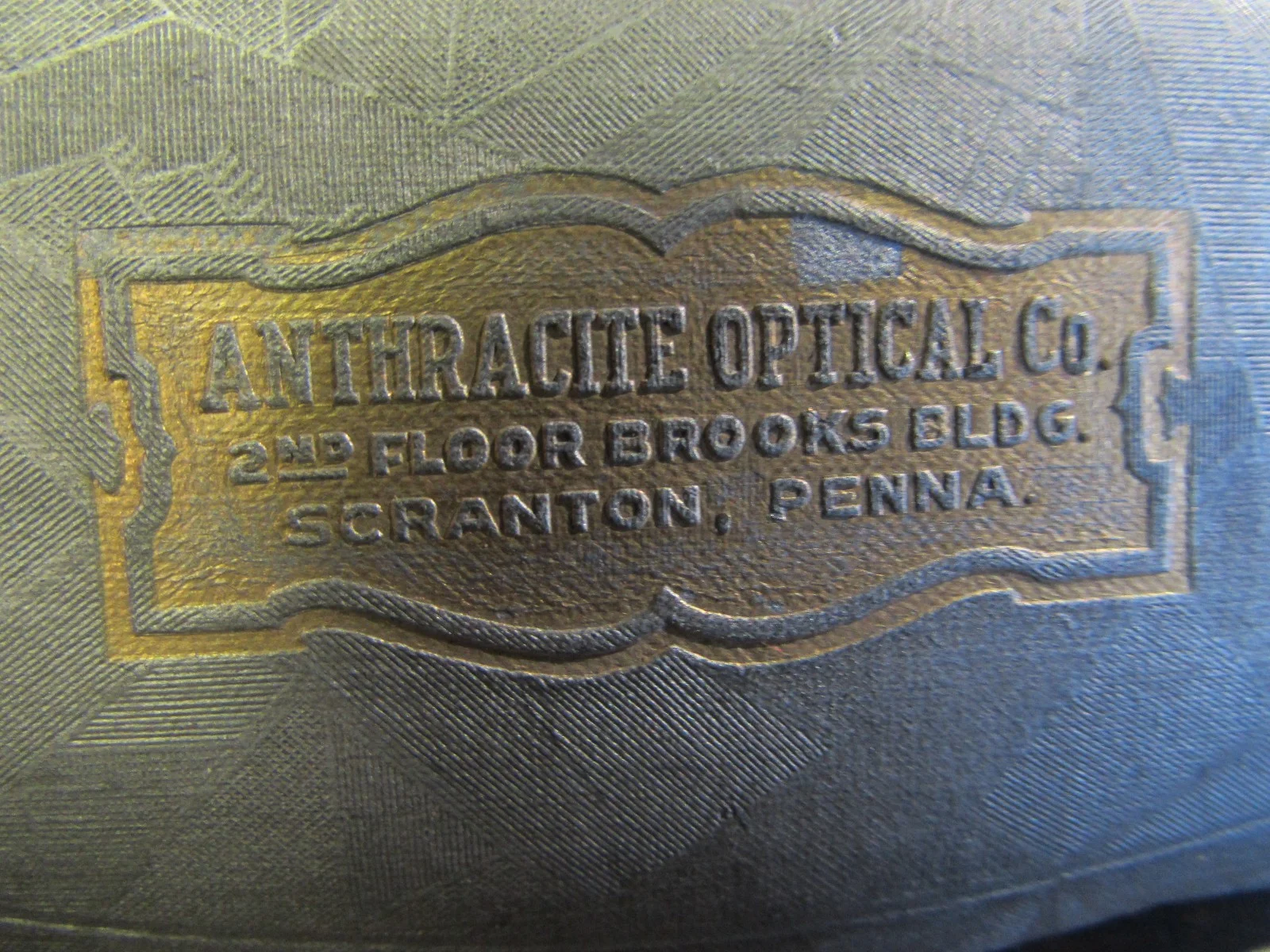 VINTAGE - ANTHRACITE OPTICAL CO - EYEGLASS CASE - BROOKS BUILDING SCRANTON PA 2
