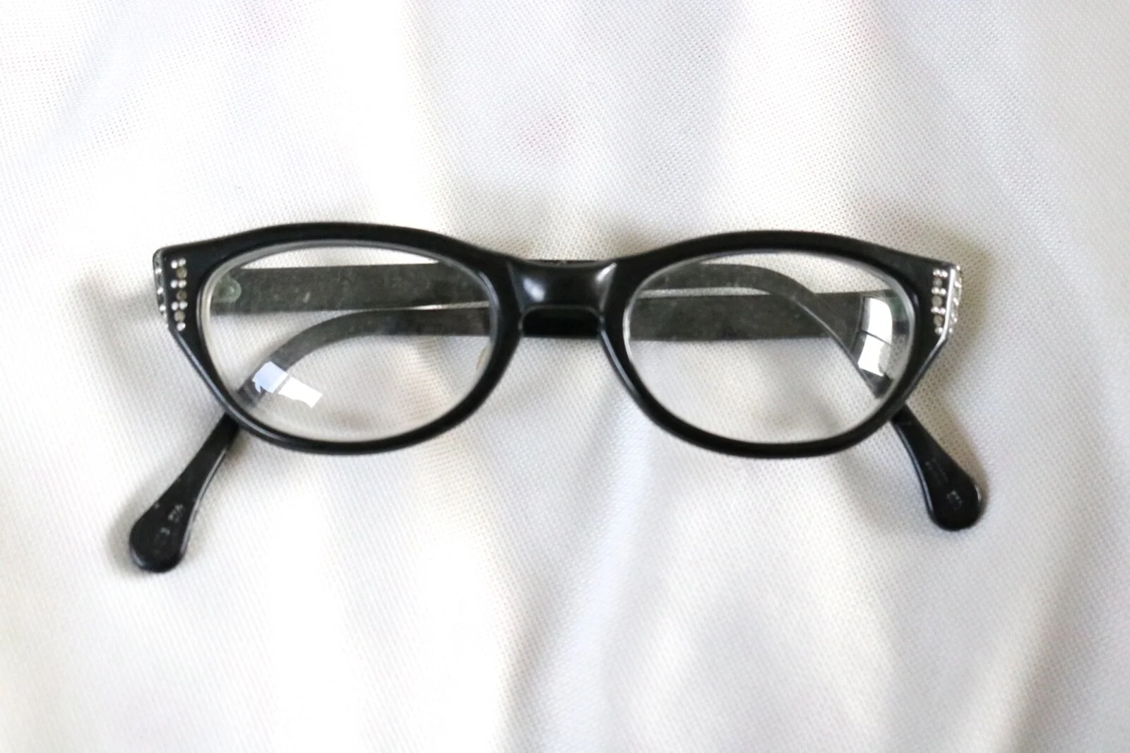 Vintage-Black Rhinestone 46-19 Frames Cat Eye-Cateye Eyeglasses Crystal 50s/60s