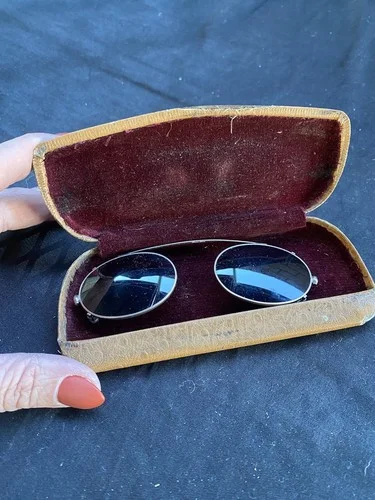 Vintage Clip-On Sunglasses Shades With Case Circular Spectacles in Case