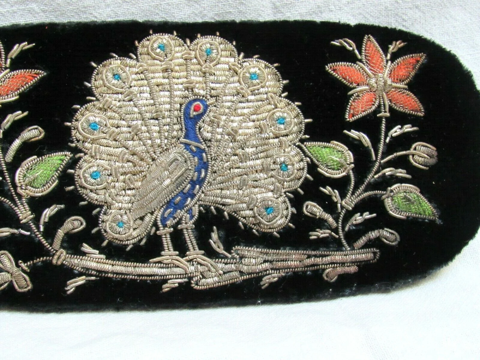 Vintage Eye Glass Holder Case Black Velvet Raised Embroidered Peacock Silver Bul 3
