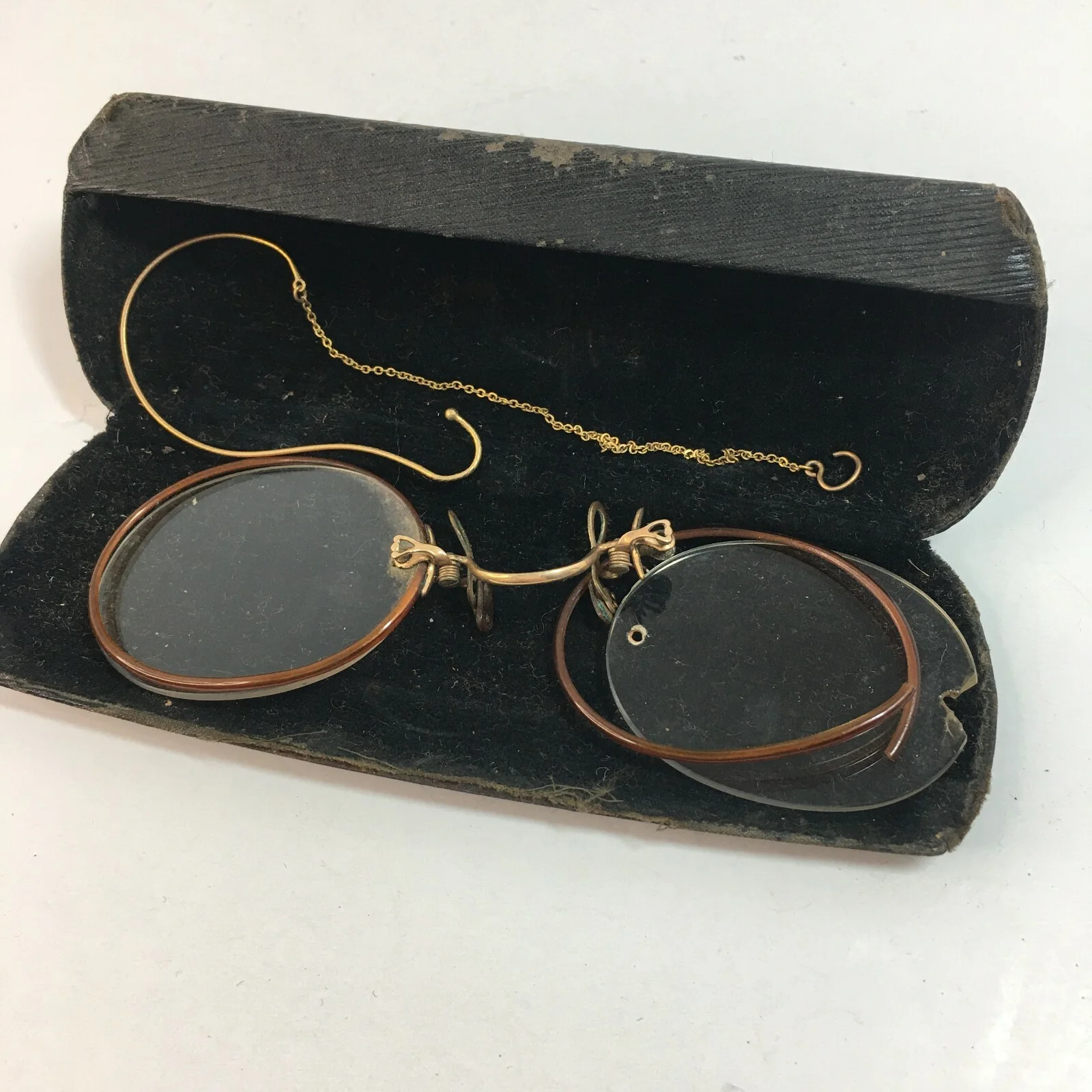 Vintage Eyeglasses with Case W.T. Nelson Jewelry Knoxville TN Damaged 3