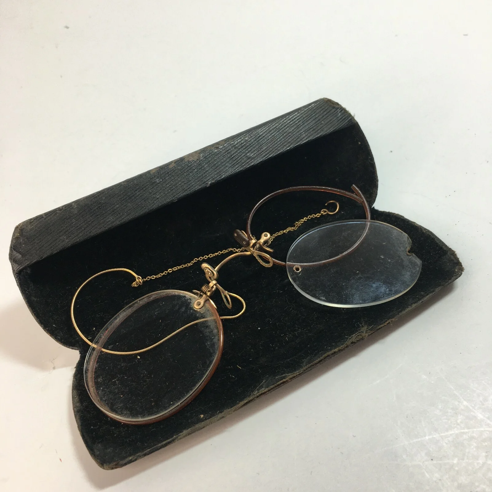 Vintage Eyeglasses with Case W.T. Nelson Jewelry Knoxville TN Damaged 4