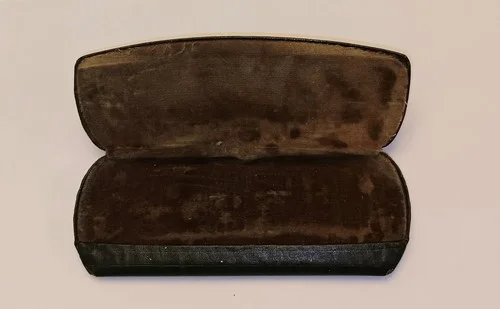 Vintage Gold Wire Rim eyeglasses. Good condition 4