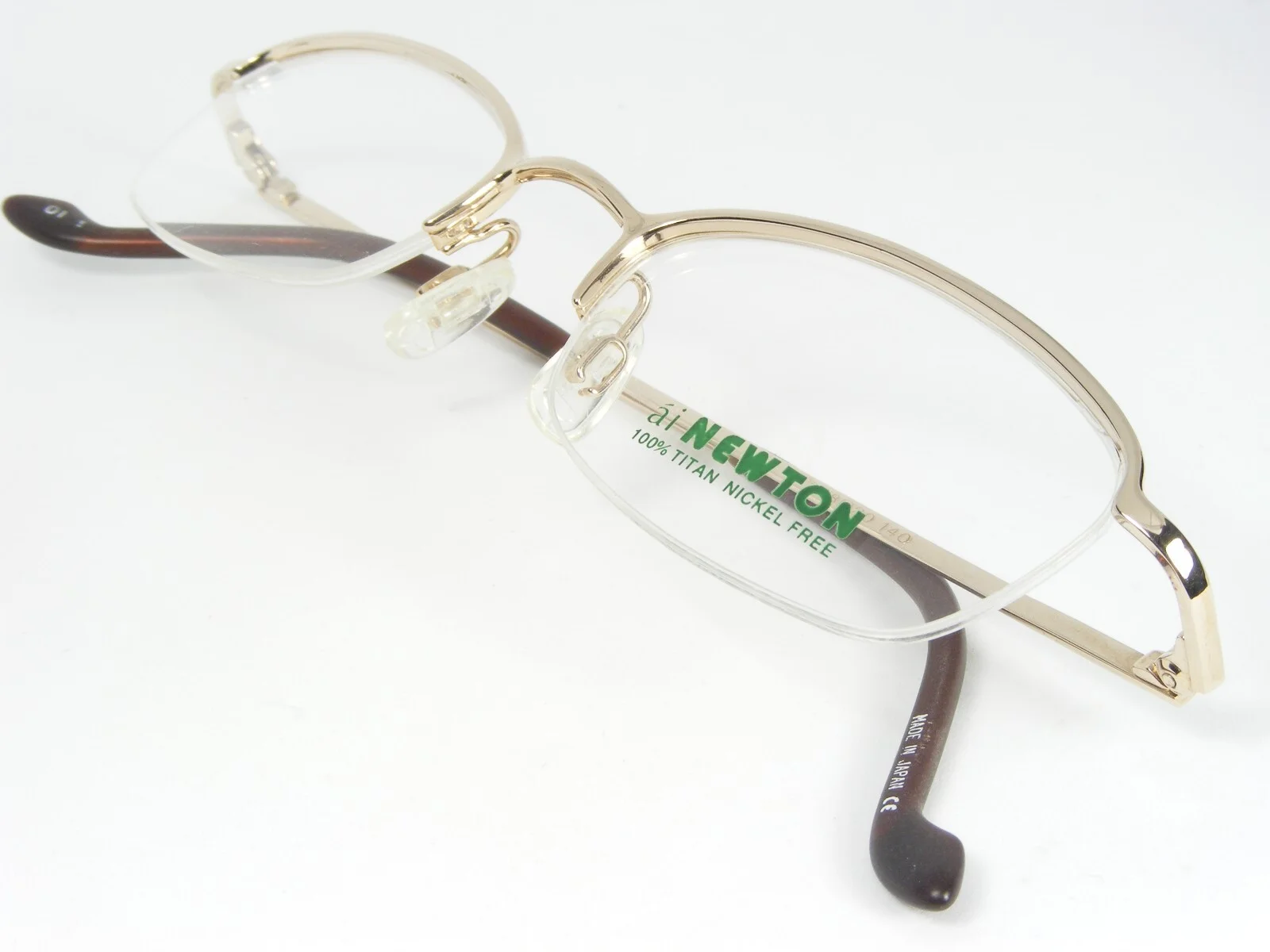 Vintage NEWTON N-33 01 SHINY GOLD EYEGLASSES GLASSES TITAN FRAME 48-20-140 Japan 4