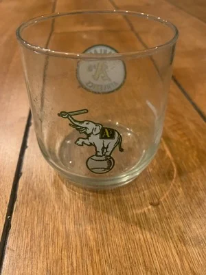 VINTAGE OAKLAND ATHLETICS GLASS 1988 SHELL PHILADELPIA A 2