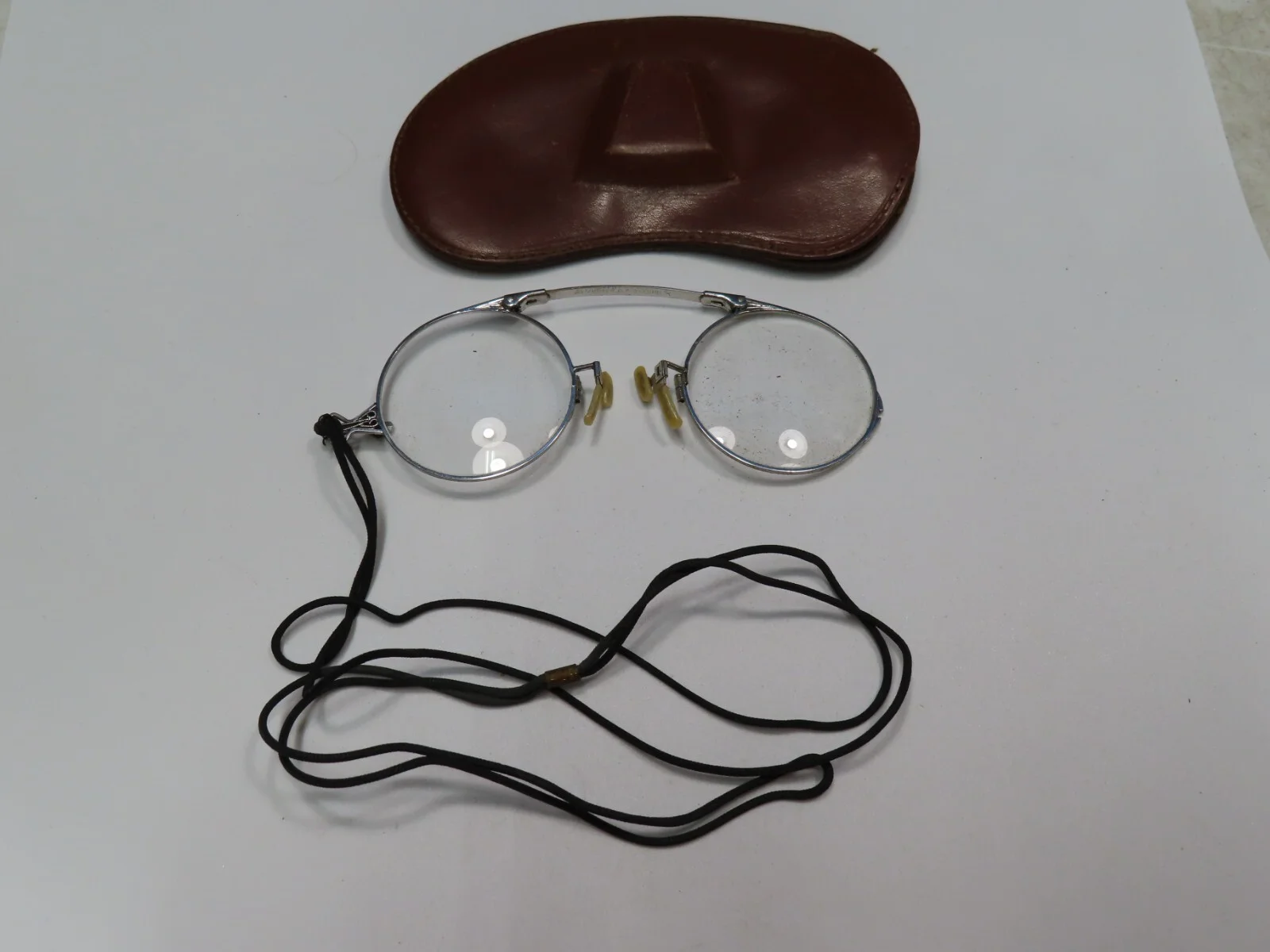 Vintage OXFORD 1/20 12kt White Gold FIlled Nose Pinch Reading Glasses w/ Case
