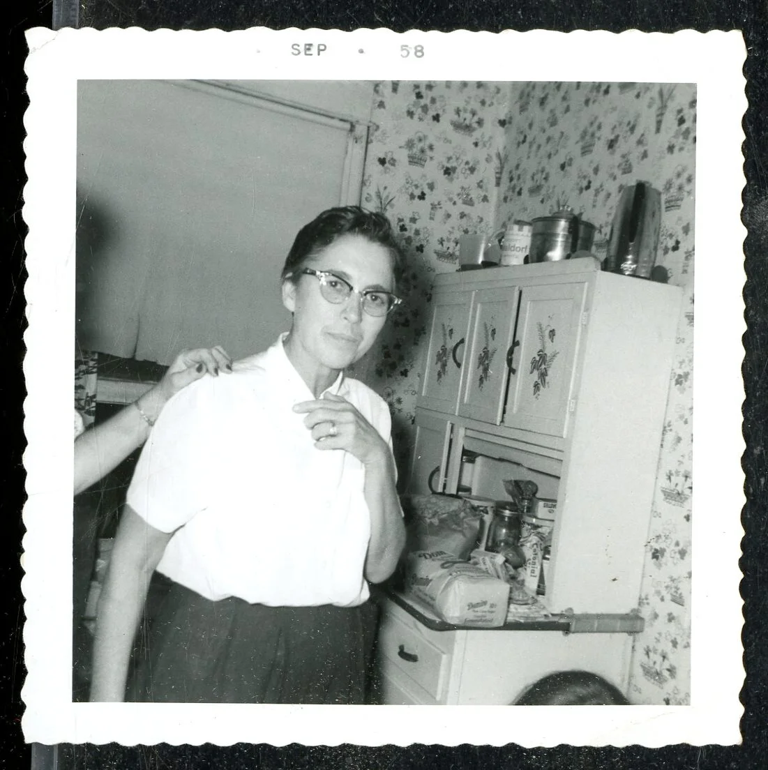 Vintage Photo WOMAN IN CAT EYE GLASSES VINTAGE KITCHEN KAISER CABINET 1958