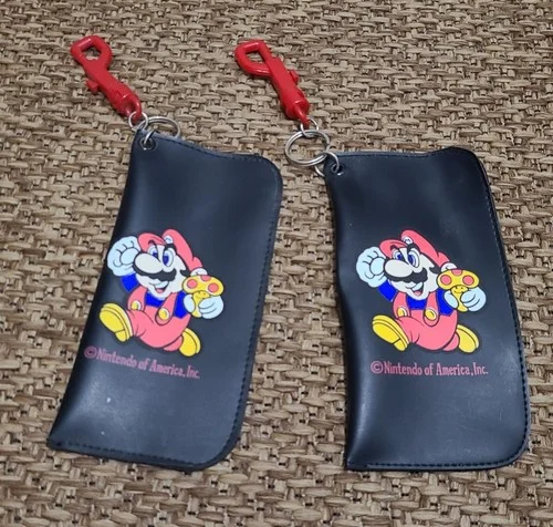 Vintage Super Mario Bros Nintendo Of America NES Era Eye Glasses Case With Clip