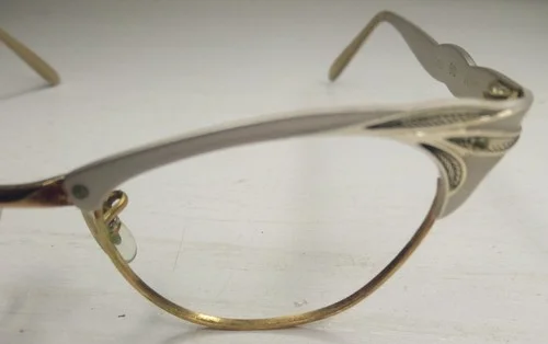 Vtg 50s Etched Aluminum Frame Women 2