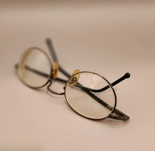 VTG Artsy & Smart Prescription Eyewear Or Frames Nose Bridge Mark 49~19 2
