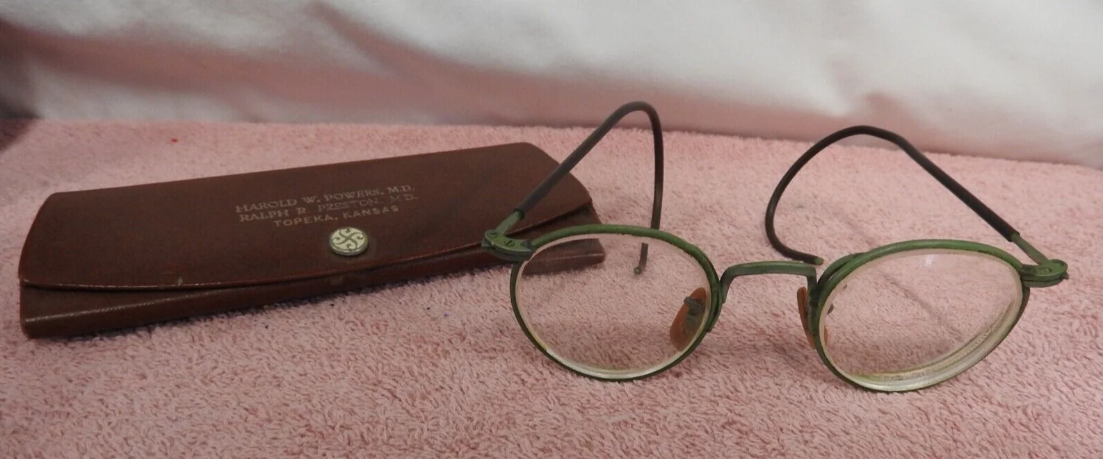 Vtg Pair of Men 1