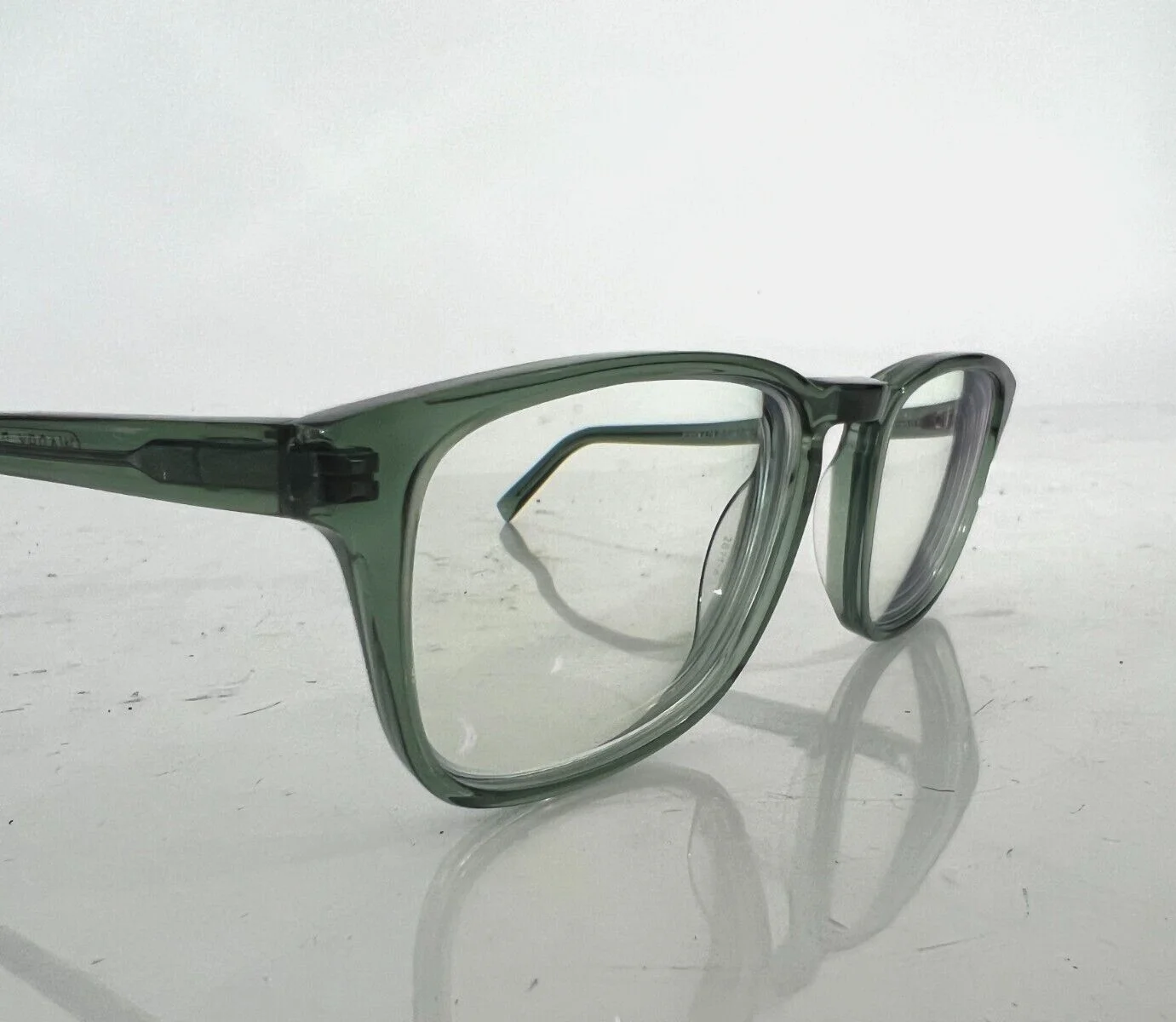 Warby Parker Bensen W 712 Eyeglasses **FRAME ONLY** Clear Green 52-19-145 EUC