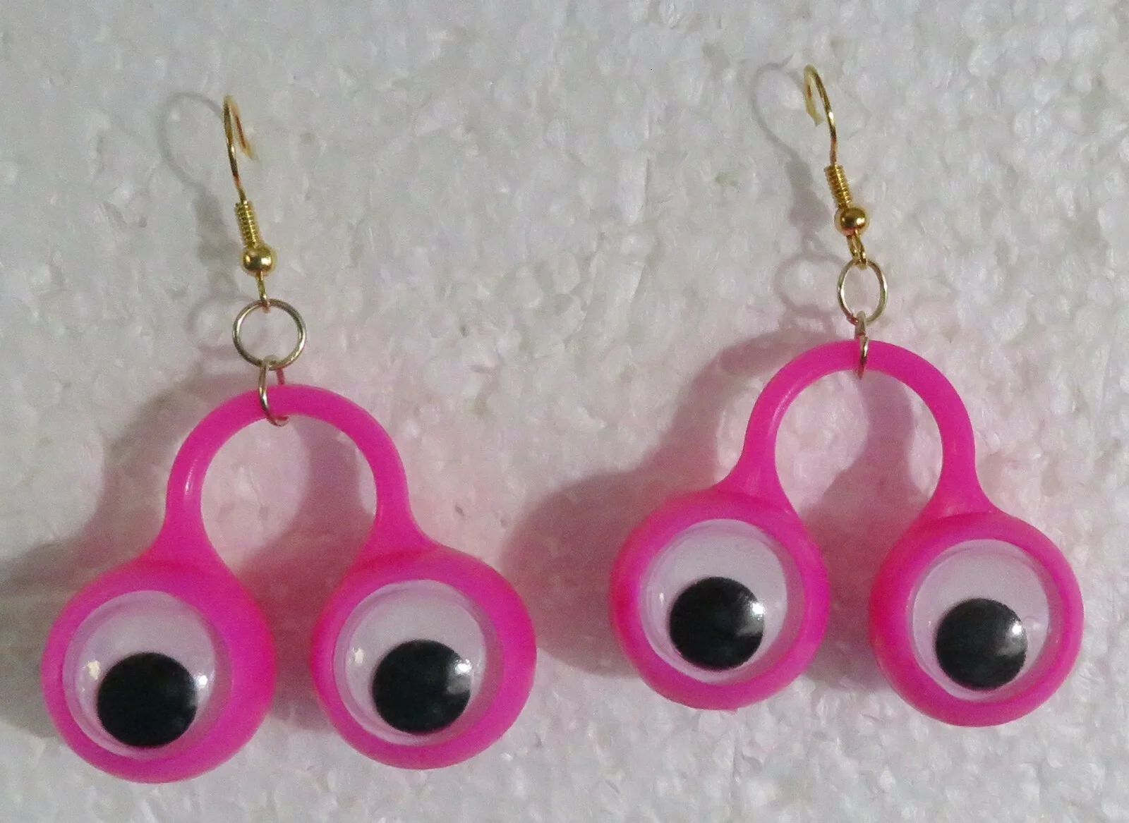 Weird Goggly Eye Dangle Earrings Novelty Unique Fun Cute Finger Ring Earrings 1