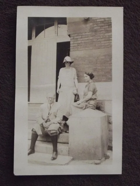 WOMAN WITH WEIRD ROUND EYE GLASSES ON STEPS Vintage 1910